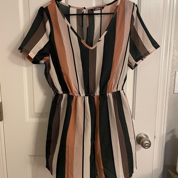 Romper - Picture 2 of 3